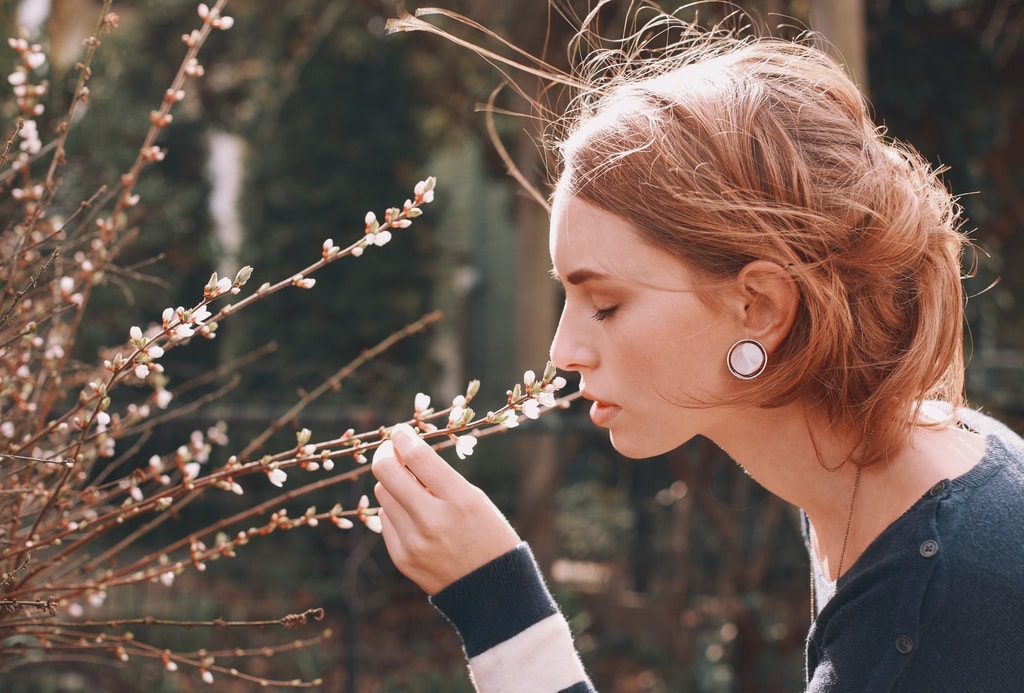 retratos modernos con luz natural ile ilgili görsel